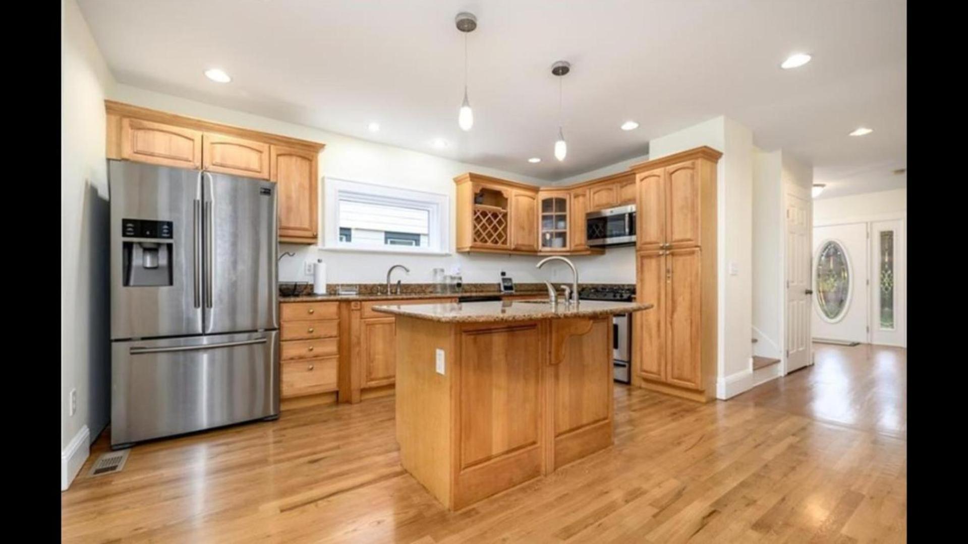 Black Rock Home - 4 Bed - Jacuzzi Bath - Beach Bridgeport Exterior photo